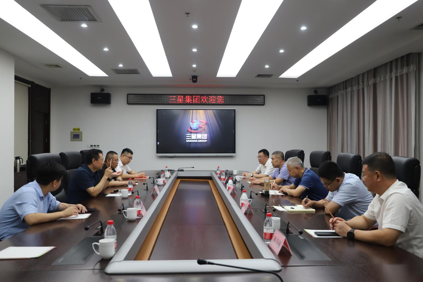 濱州銀保監(jiān)分局黨委書記、局長(zhǎng)尹程來山東三星集團(tuán)調(diào)研